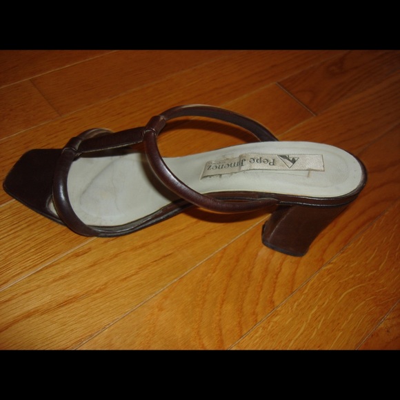 Pepe Jimenez Brown Open-Toe Heels - Picture 4 of 4